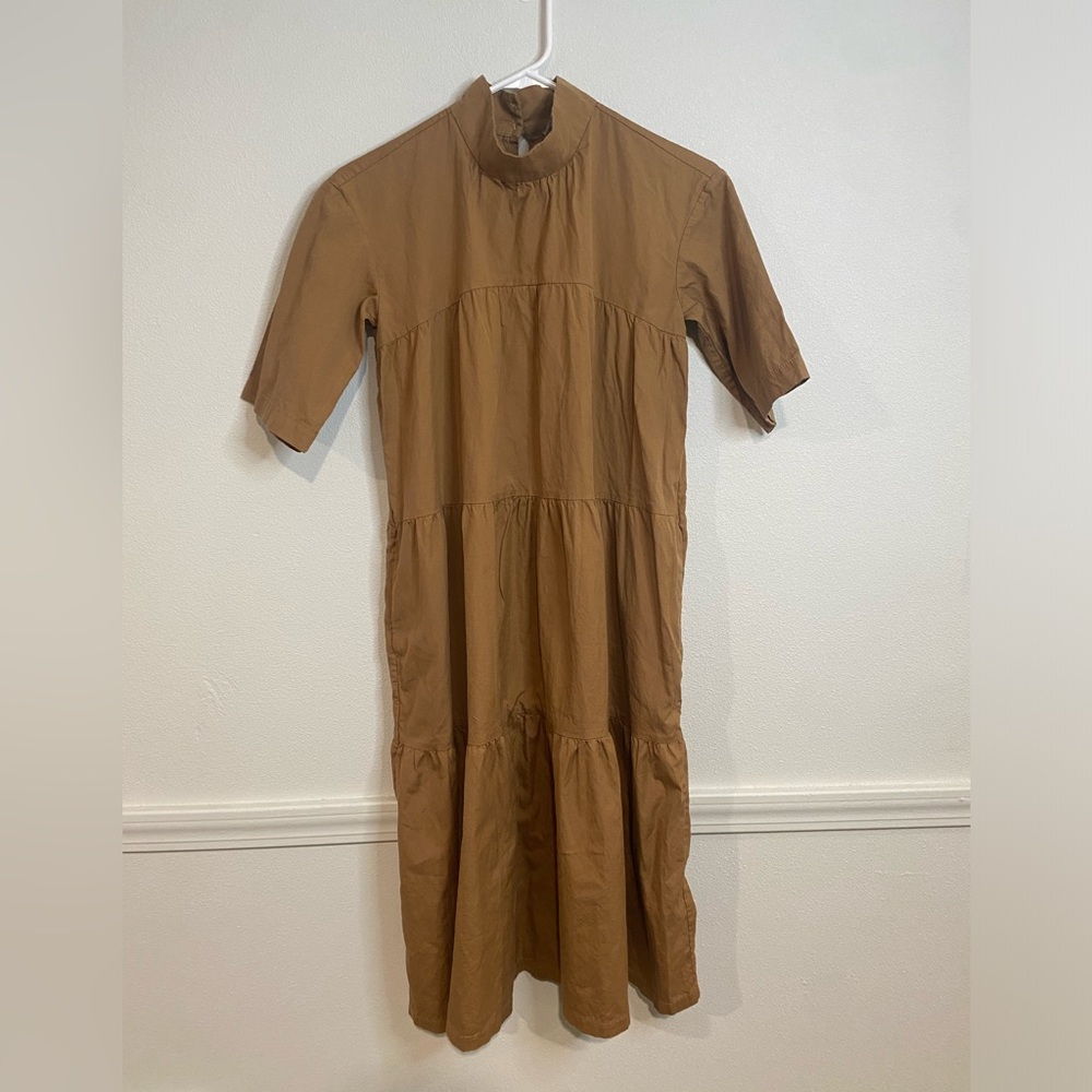 Everlane The Tiered Midi Dress Cotton Mock Neck Short Sleeve Tan Women Runs Big - Picture 3 of 7